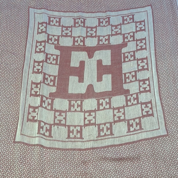 Escada scarf/wrap - Picture 2 of 9